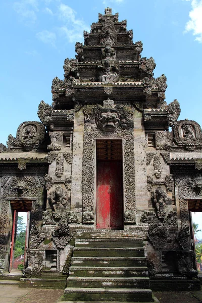 Przy Jednym Najpiękniejszych Świątyń Hinduskich Balijski Pura Kehen Bogate Rzeźby — Zdjęcie stockowe
