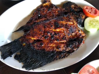 Izgara balık - Endonezya versiyonu. Ya da yerel olarak ıkan Bakar