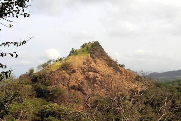 Colinas Cordilheira Caminho Caverna Dambulla Tomado Sri Lanka Agosto 2018 — Fotografia de Stock