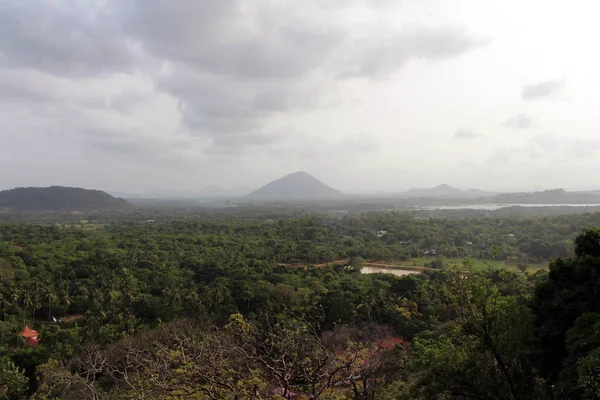 Wzgórza Lub Pasmo Górskie Drodze Jaskini Dambulla Podjęte Sri Lance — Zdjęcie stockowe