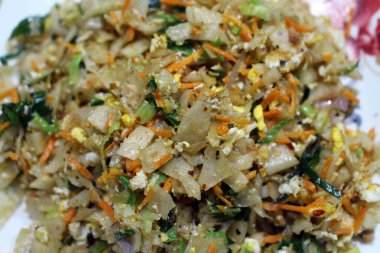 Sri Lanka'nın bir yerel çanak Kottu aradı. Anlamı: Doğranmış ekmek.