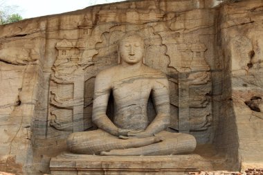 Belki Polonnaruwa, Gal Vihara Buda heykelinin en ikonik sitesi. Sri Lanka'da Ağustos 2018 alınan.