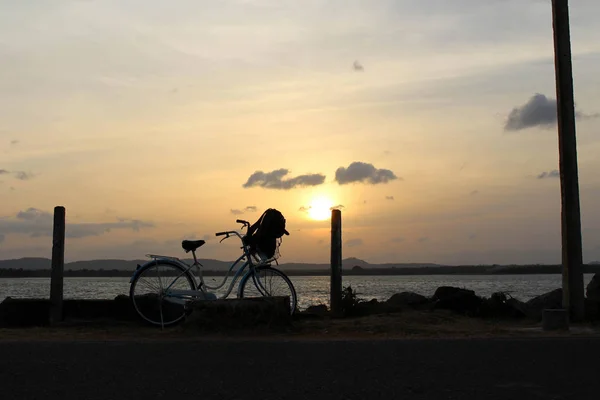 Bicycle Sunset Bendiwewa Lake Polonnaruwa Taken Sri Lanka August 2018 — Stock Photo, Image
