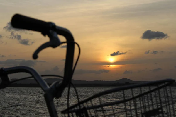 Ein Fahrrad Und Sonnenuntergang Rund Den See Bendiwewa Polonnaruwa Aufgenommen — Stockfoto