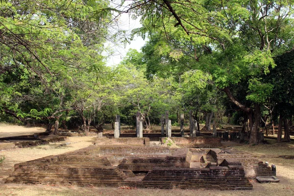 Caminho Pessoas Ruínas Torno Polonnaruwa Ancient City Tomado Sri Lanka — Fotografia de Stock