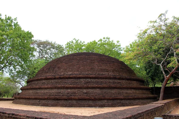 Ένα Stupa Από Πολλές Γύρω Πολοναρούβα Αρχαία Πόλη Λαμβάνονται Στη — Φωτογραφία Αρχείου