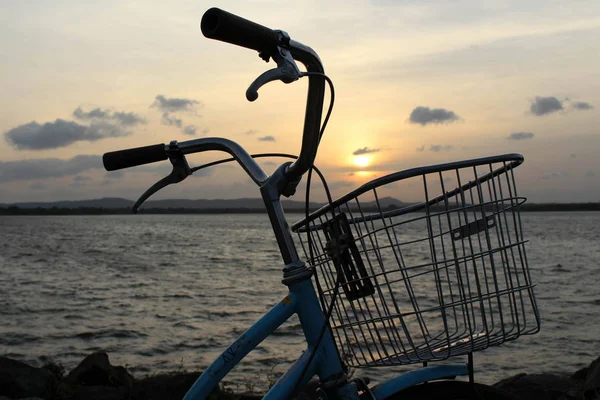 Ein Fahrrad Und Sonnenuntergang Rund Den See Bendiwewa Polonnaruwa Aufgenommen — Stockfoto