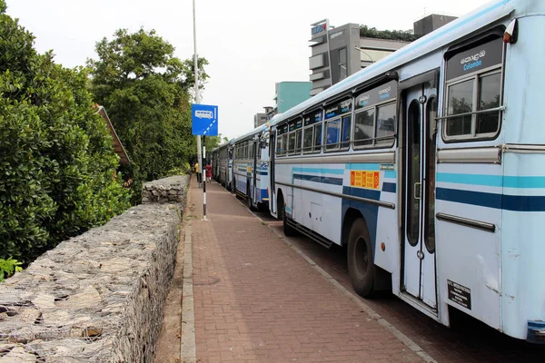 Tradução Estacionamento Ônibus Estrada Colombo Tomado Sri Lanka Agosto 2018 — Fotografia de Stock