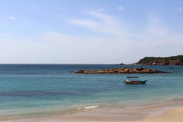 Los Barcos Alinean Tranquilo Mar Dutch Bay Trincomalee Tomado Sri — Foto de Stock