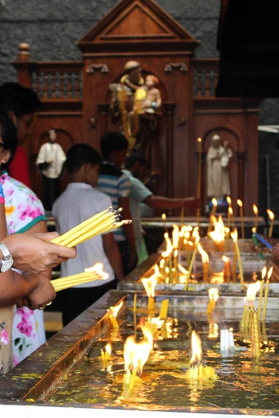 Προσκυνητές Αγίου Αντωνίου Παρεκκλήσι Στο Κολόμπο Λαμβάνονται Στη Σρι Λάνκα — Φωτογραφία Αρχείου