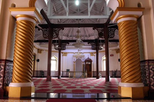 Молитва Зал Червоного Мечеть Джамі Уль Alfar Коломбо Прийняті Шрі — стокове фото