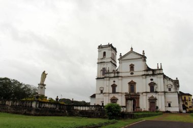 Beyaz görkemli Se Cathedral eski Goa (Goa Velha). Hindistan, Ağustos 2018 alınan