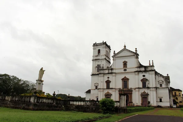 Die Weiße Majestätische Kathedrale Des Alten Goa Goa Velha Aufgenommen — Stockfoto