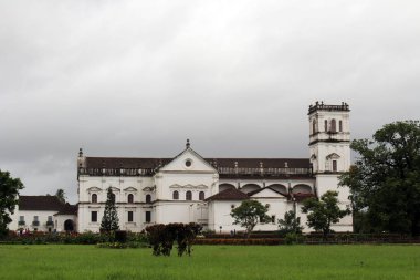 Beyaz görkemli Se Cathedral eski Goa (Goa Velha). Hindistan, Ağustos 2018 alınan