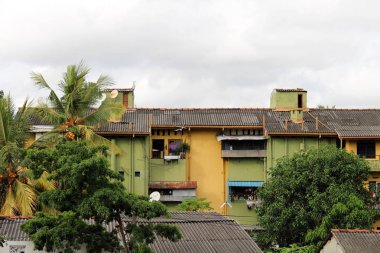 Colombo bölgede konut yığınları. Sri Lanka'da Ağustos 2018 alınan.