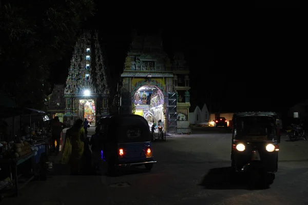 Hindutemppeli Sri Pathrakali Amman Kovil Trincomalee Yöllä Otettu Sri Lankassa — kuvapankkivalokuva