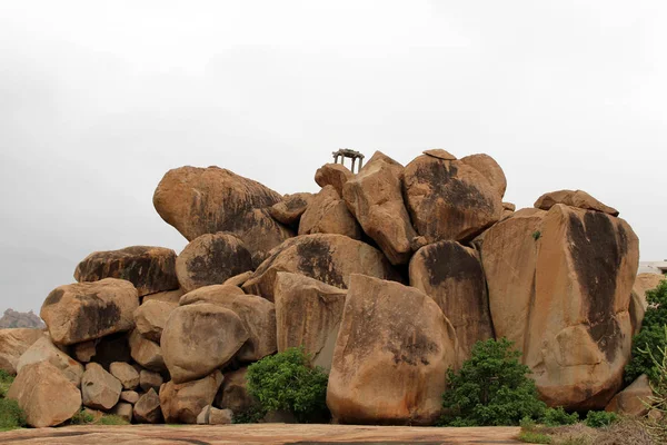 Las Montañas Rocosas Colinas Transformadores Que Rodean Los Templos Hampi — Foto de Stock