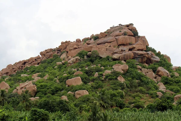 Get lost on the way to Matanga Hill. There's a temple on top of it. Taken in Hampi, India, August 2018.