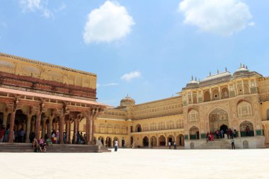 Amer (veya Amber) mimarisini Jaipur kalede. Hill altı Rajasthan Forts biri. Hindistan, Ağustos 2018 alınan.