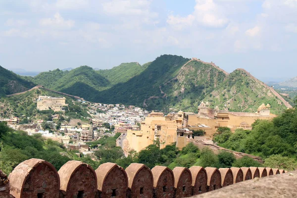 杰伊格尔堡垒俯瞰着城堡和斋浦尔的城镇 2018年8月在印度拍摄 — 图库照片