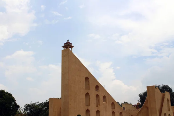 Jantar Mantar Observatorio Jaipurissa Koostuu Arkkitehtoninen Tähtitieteellisiä Välineitä Otettu Intiassa — kuvapankkivalokuva