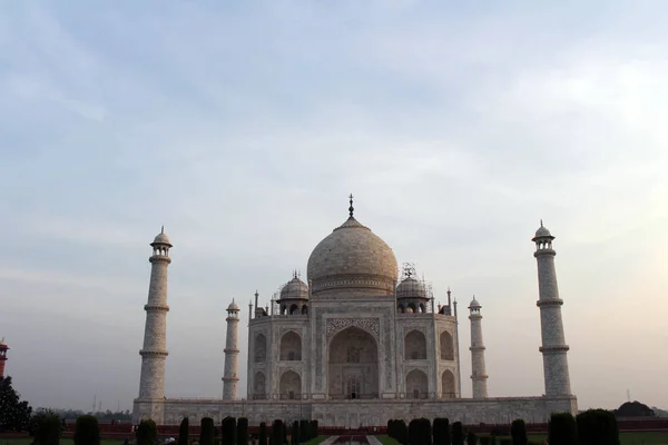 Die Silhouette Der Tadschikistan Türme Bei Sonnenaufgang Aufgenommen Agra Indien — Stockfoto