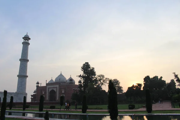 Silueta Las Torres Taj Mahal Durante Amanecer Tomado Agra India — Foto de Stock