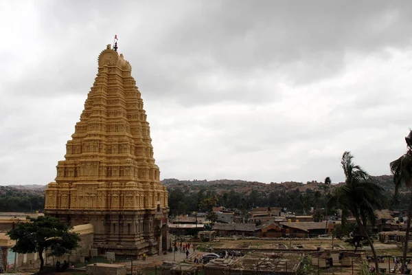 Proeminente Templo Virupaksha Ainda Uso Hampi Tomado Índia Agosto 2018 — Fotografia de Stock