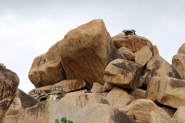 Las Montañas Rocosas Colinas Transformadores Que Rodean Los Templos Hampi — Foto de Stock