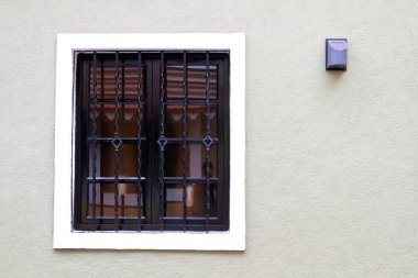Çeviri: vintage windows ve lambalar veya Goa şehir ışıkları. Hindistan, Ağustos 2018 alınan.