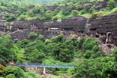 Ajanta mağaraları görünümünü, kaya Budist anıtlar. Hindistan, Ağustos 2018 alınan.