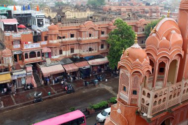 Hawa Mahal Jaipur şehrinde çatı terasından manzara. Hindistan, Ağustos 2018 alınan.