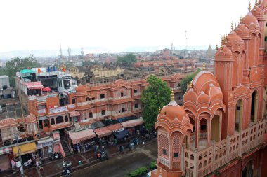 Hawa Mahal Jaipur şehrinde çatı terasından manzara. Hindistan, Ağustos 2018 alınan.