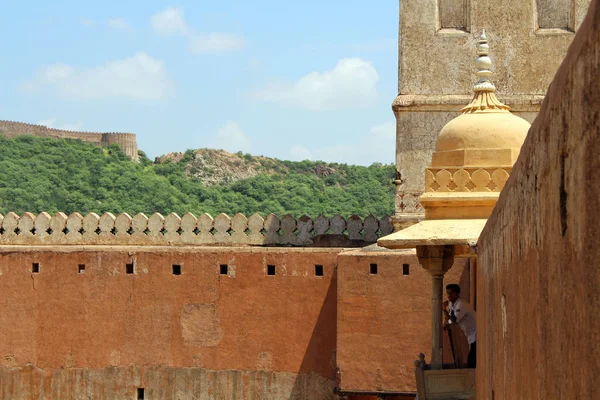 Hombre Indio Mirando Detalle Amer Ámbar Fuerte Jaipur Uno Los — Foto de Stock