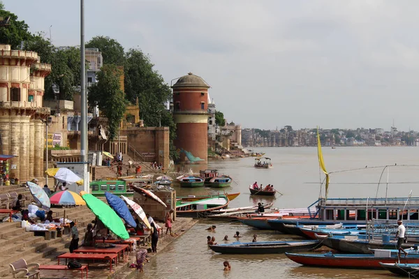 Traducción Paisaje Los Ghats Varanasi Por Ganges Tomado India Agosto —  Fotos de Stock