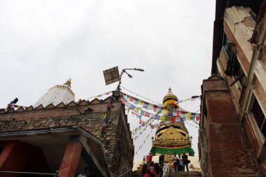 Çeviri: giderken Swayambhunath Stupa veya Kathmandu maymun Tapınağı. Nepal'de, Ağustos 2018 alınan.