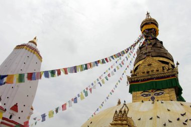 Çeviri: Swayambhunath Stupa (ve onun eyes) etrafında veya Kathmandu maymun Tapınağı. Nepal'de, Ağustos 2018 alınan.