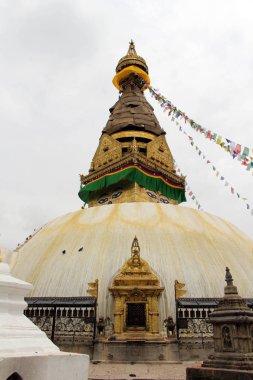 Çeviri: Swayambhunath Stupa (ve onun eyes) etrafında veya Kathmandu maymun Tapınağı. Nepal'de, Ağustos 2018 alınan.