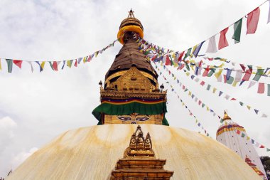 Çeviri: Swayambhunath Stupa (ve onun eyes) etrafında veya Kathmandu maymun Tapınağı. Nepal'de, Ağustos 2018 alınan.