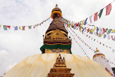 Çeviri: Swayambhunath Stupa (ve onun eyes) etrafında veya Kathmandu maymun Tapınağı. Nepal'de, Ağustos 2018 alınan.