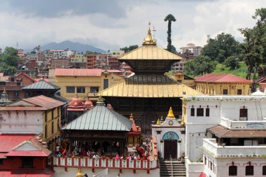 Pashupatinath Tapınağı Kathmandu--dan görünüm Nehri. Nepal'de, Ağustos 2018 alınan.