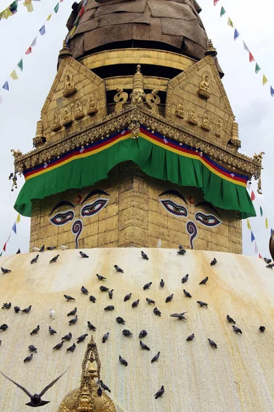 Traducción Alrededor Swayambhunath Stupa Sus Ojos Templo Del Mono Katmandú — Foto de Stock