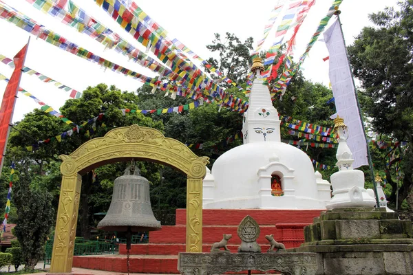 Μετάφραση Γύρω Από Στούπα Swayambhunath Και Μάτια Μαϊμού Ναός Του — Φωτογραφία Αρχείου