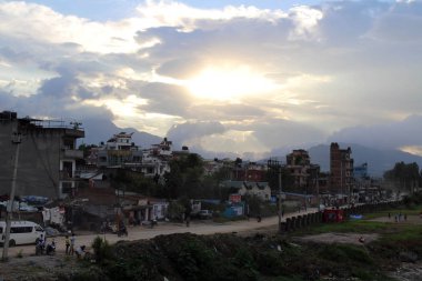 Tembel öğleden sonra ve Kathmandu şehirde güzel gün batımı. Nepal'de, Ağustos 2018 alınan.