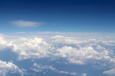 Muhtemelen Himalaya veya Langtang dağ (?) Bangladeş Biman uçaktan. Nepal'de, Eylül 2018 alınan.