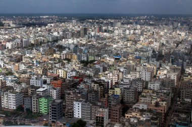 Dakka, Bangladeş Biman uçaktan görüldüğü gibi iniş için hazırlık. Nepal'de, Eylül 2018 alınan.