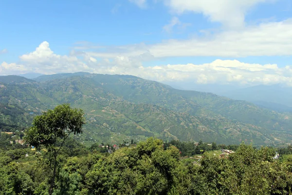 从杜利克尔在短途远足后看到的加德满都山谷的景色 2018年8月在尼泊尔拍摄 — 图库照片