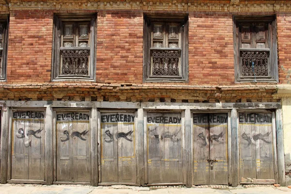 バッテリー ドゥリケル古い街の つの壁に描かれています ネパールでは 撮影した 2018年 — ストック写真