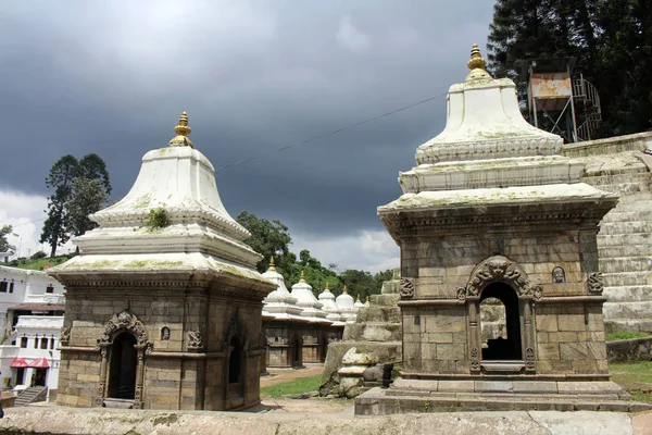 Десятки Або Сотні Невеликих Храми Через Річку Pashupatinath Bagmati Катманду — стокове фото