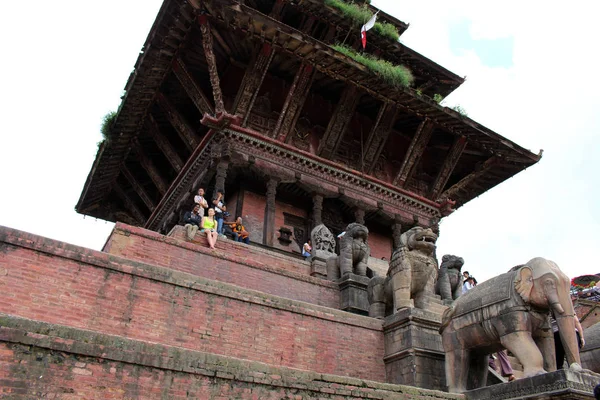Proeminente Templo Nyatapola Torno Praça Bhaktapur Durbar Vale Kathmandu Tomado — Fotografia de Stock